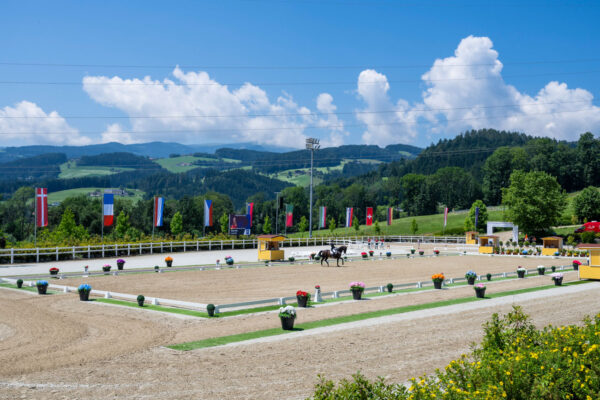 FEI Dressage European Championships FOR YR AND U25 2024 ERBE Helen
(GER) and CARLOS FRH at the FEI Dressage European Championships for U25, St.Margarethen, Austria, 16th June to 21st of July, 2024. PC FEI Lukasz Kowalski